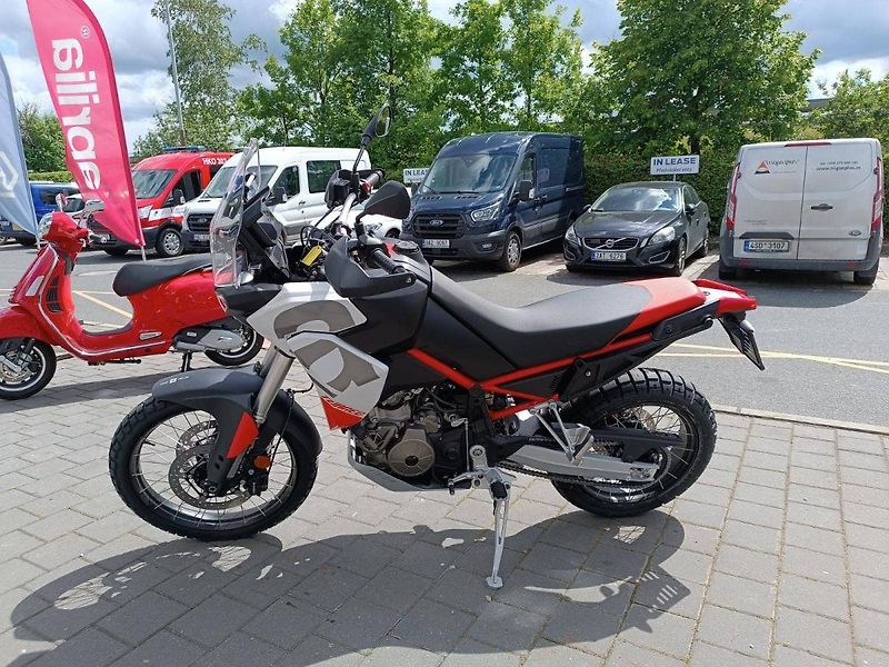 Aprilia Tuareg 660 (2026) Hailstorm White 2025 E5+ (slev - fotka 4 z 8
