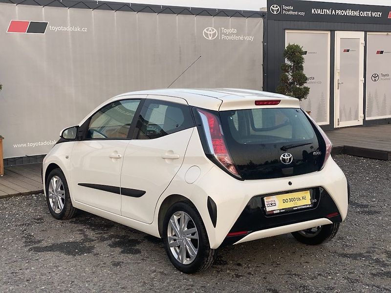 Toyota Aygo 1.0i, ČR-1m, X-Play Style - fotka 4 z 14