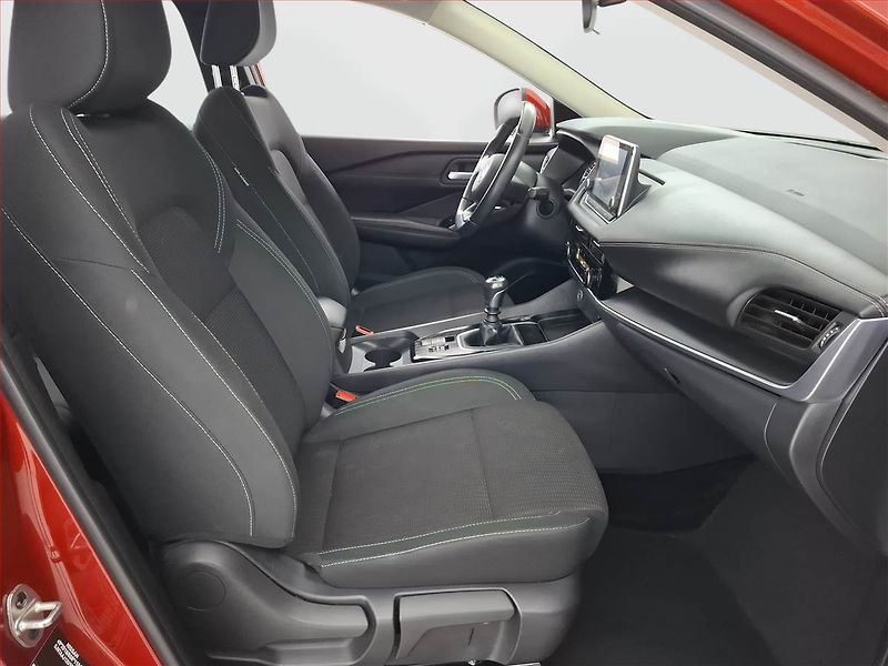 Nissan Qashqai (2021) 1.3 DIG-T - fotka 9 z 18