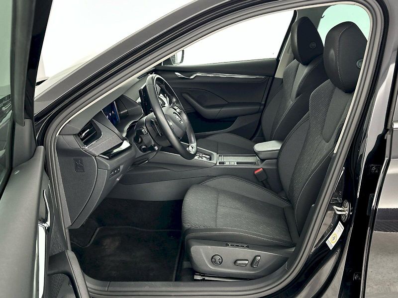 Škoda Octavia (2023) DSG 2.0 TSI 140 kW 4x4 Style - fotka 7 z 34