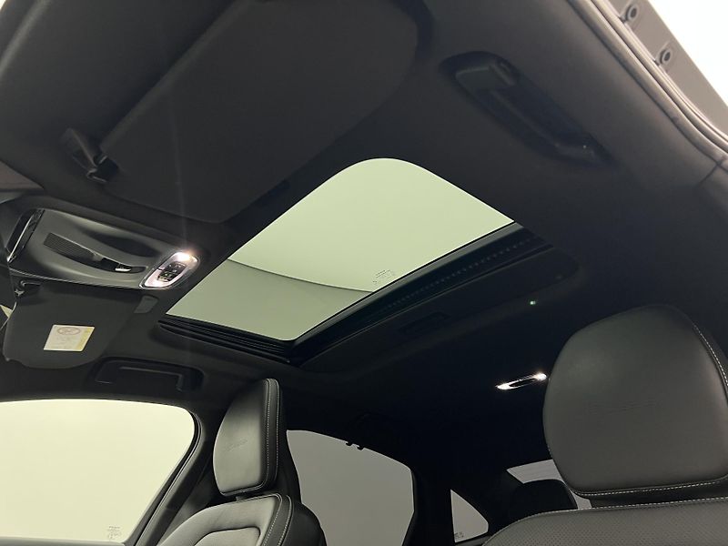 Volvo S90 D5 AWD R-DESIGN AUT - fotka 15 z 41
