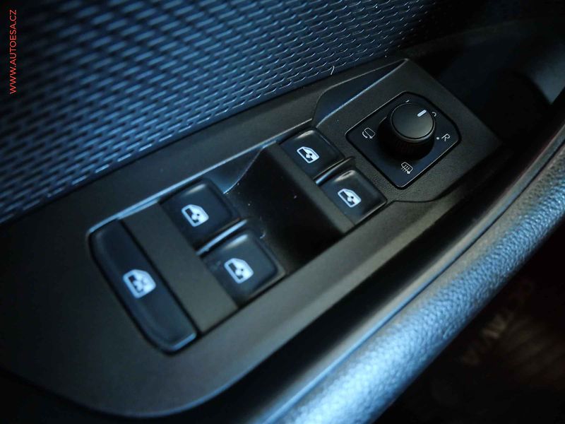 Škoda Octavia (2022) 2.0TDi, ČR, Style, DSG, LED - fotka 14 z 23