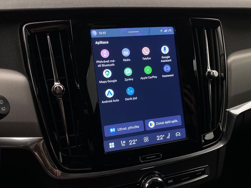 Volvo V90 T6 AWD RECHARGE REZERVACE - fotka 8 z 58