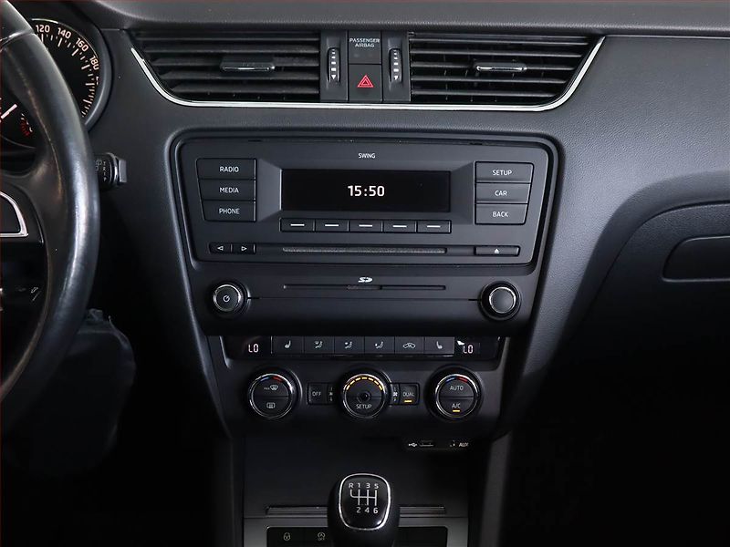 Škoda Octavia (2013) 2.0 TDI, Tempomat - fotka 12 z 19