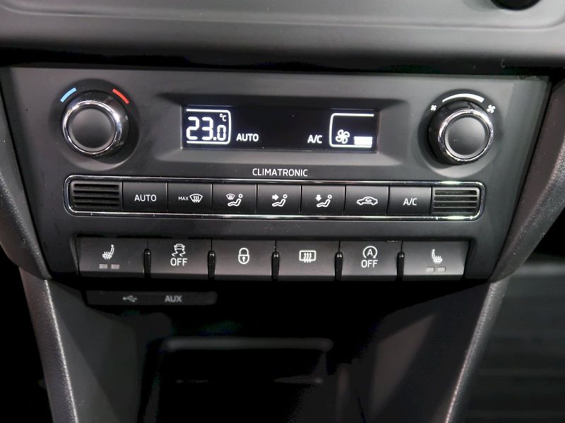 Škoda Rapid (2015) AMBITION 1.2TSI 77KW PANORAMA - fotka 20 z 28