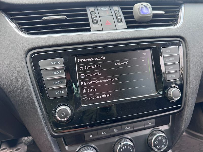 Škoda Octavia (2015) 1,6 TDI 81 KW TAŽNÉ KOLA - fotka 31 z 50