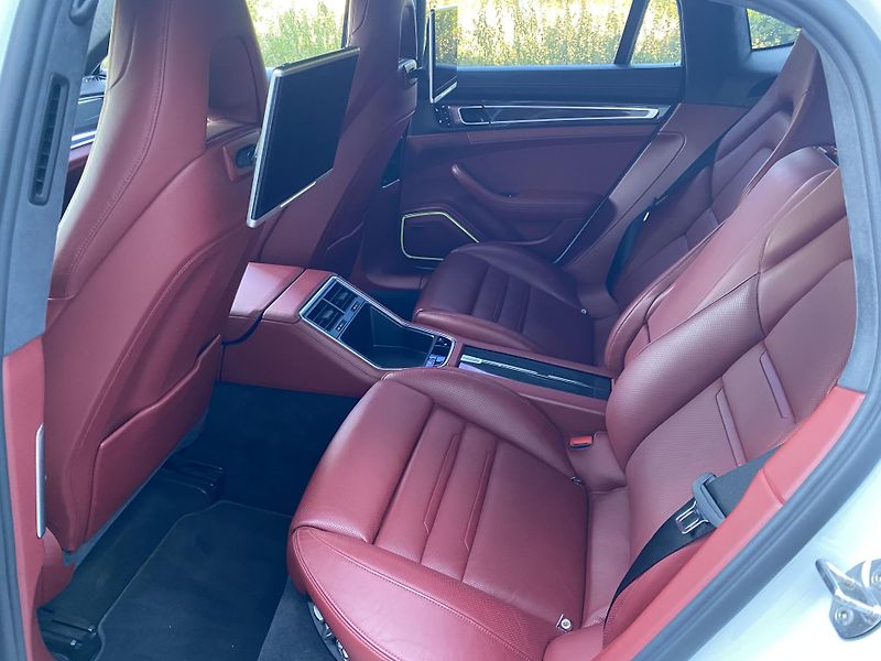 Porsche Panamera (2017) TURBO - fotka 14 z 17