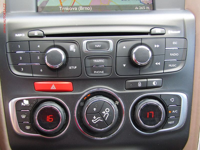 DS Automobiles DS4 (2012) 2.0 HDi, Navi, kůže - fotka 16 z 20