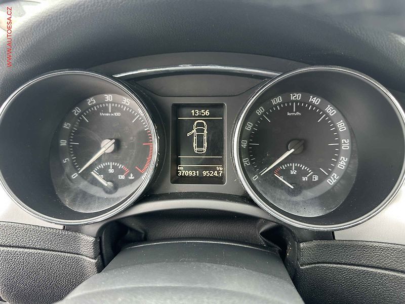 Škoda Superb (2011) 1.6TDi, TZ, bixen - fotka 16 z 19