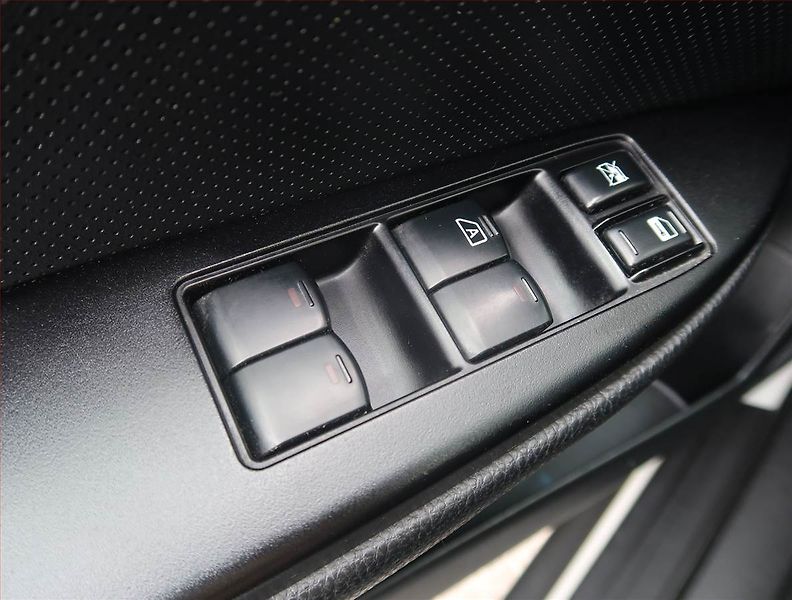 Subaru Outback (2012) 2.0 D, 4X4, Xenony, Tempomat - fotka 16 z 19
