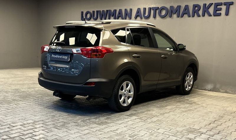 Toyota RAV4 2.2 AT D-CAT  ACTIVE DESIGN SM - fotka 2 z 15