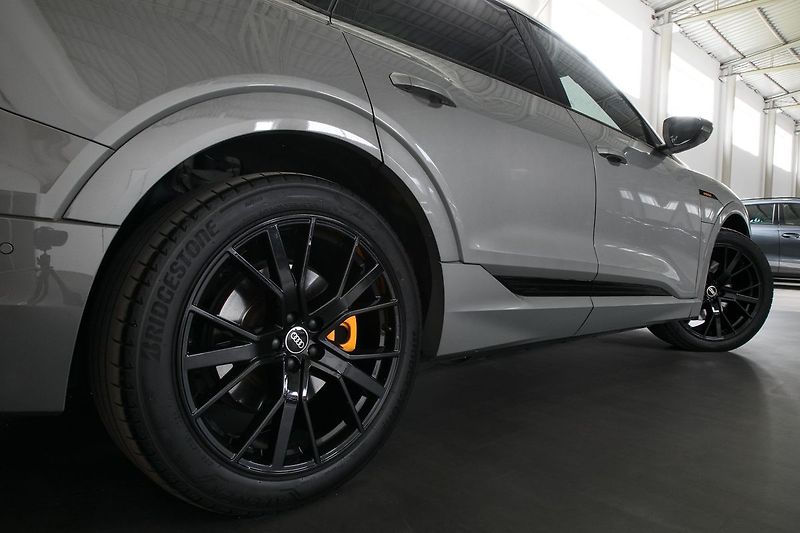 Audi e-tron 55 300kW SB BlackEdit ZÁRUKA - fotka 14 z 48