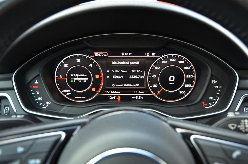 Audi A4 (2017) // REZERVOVÁNO //  - fotka 28 z 46