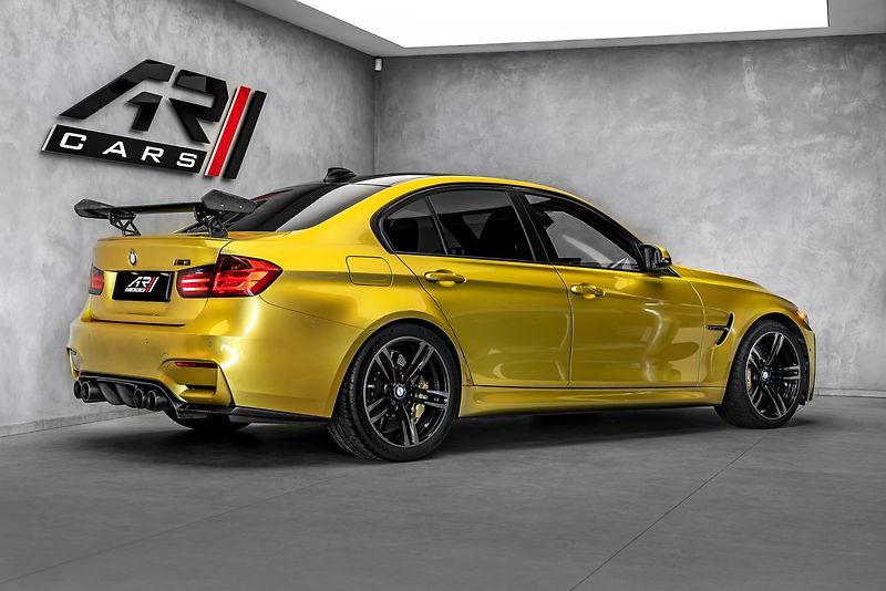 BMW M3 Individual, manual, keramiky - fotka 5 z 19