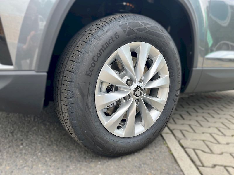 Škoda Karoq (2025) SELECTION 1.5 TSI DSG - fotka 30 z 31