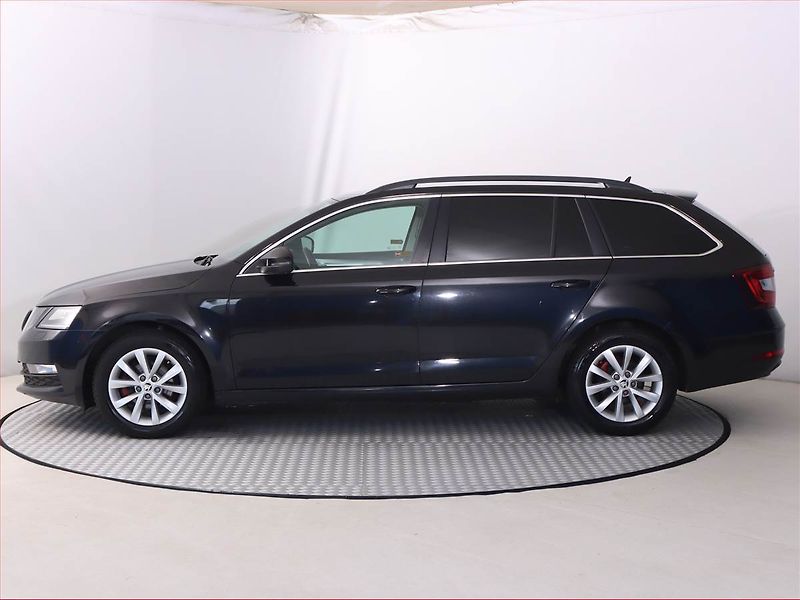 Škoda Octavia (2019) 1.6 TDI, Automat, Navi - fotka 3 z 20