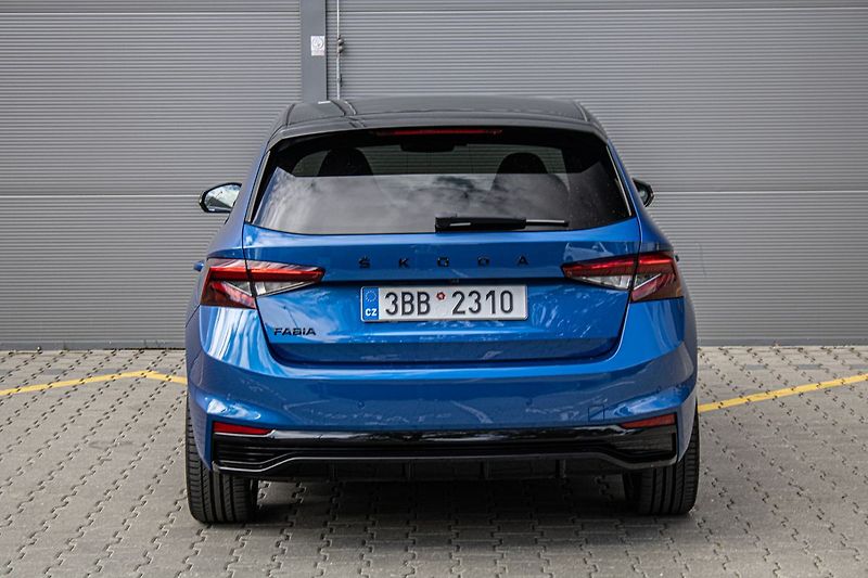 Škoda Fabia Monte Carlo - fotka 7 z 37