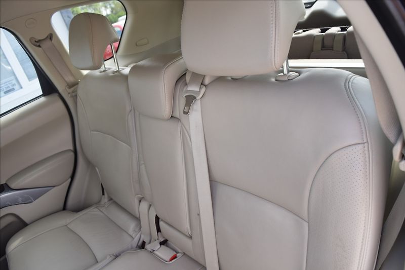Mitsubishi Outlander 2,2 d 115KW TAŽNÉ 7MÍST 4X4 - fotka 17 z 51