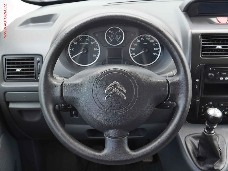 Citroën Jumpy (2015) 2.0HDi 6míst, 1.maj,ČR - fotka 14 z 16