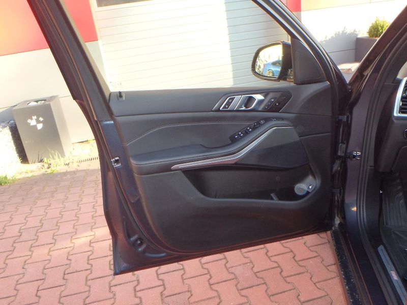 BMW X5 (2022) 45e, xDrive, Laser , TZ - fotka 7 z 20