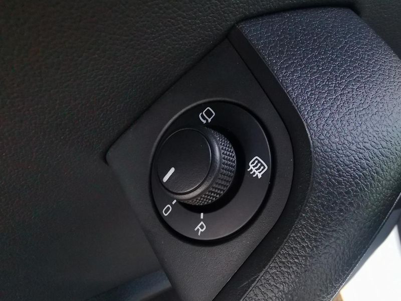 Škoda Octavia 2,0TDI DSG 110kW ACC STYLEPLUS - fotka 21 z 87