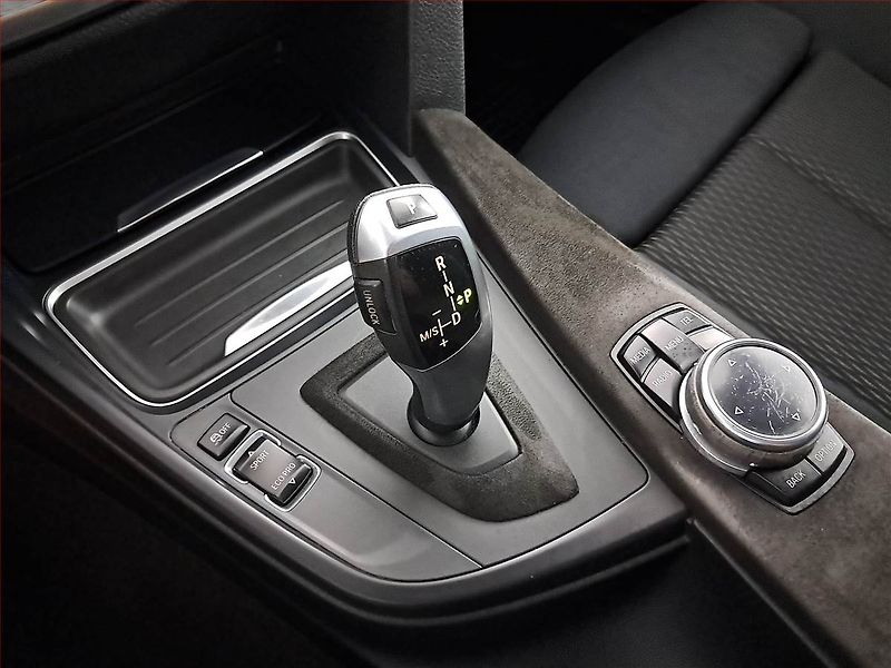 BMW Řada 3 (2013) Luxury Line 325d GT, Automat - fotka 16 z 21