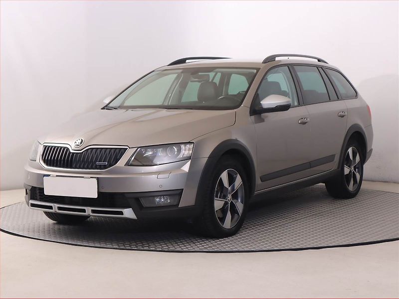 Škoda Octavia (2015) Scout 2.0 TDI, 4X4, Automat - fotka 2 z 20