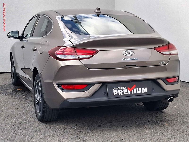 Hyundai i30 (2021) 1.5 T-GDi, 2.maj,ČR, LED - fotka 6 z 16