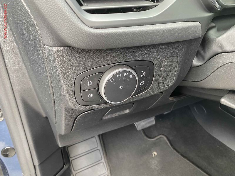 Ford Focus (2019) 2.0 TDCi, Titanium, AT, LED - fotka 15 z 18