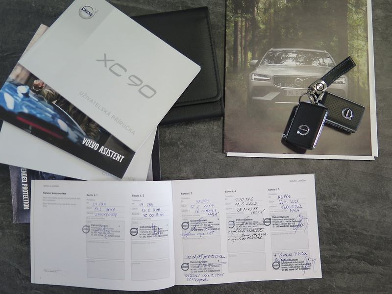 Volvo XC90 (2015) 2.0D5 RDesign,AWD,PoleStar,B&W - fotka 40 z 42