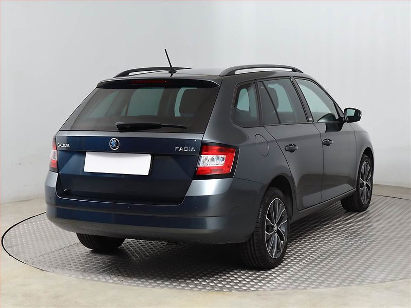 Škoda Fabia (2015) Ambition 1.2 TSI, Serv.kniha - fotka 5 z 16