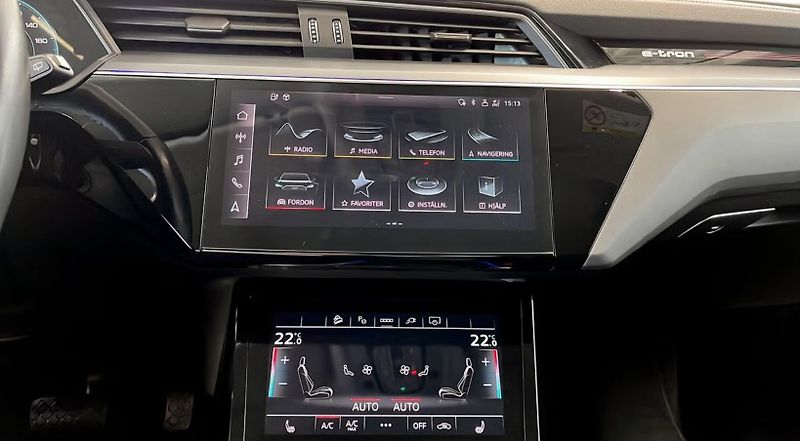 Audi Q8 e-tron 55 Q 360k Matrix Pano. Taž - fotka 14 z 21
