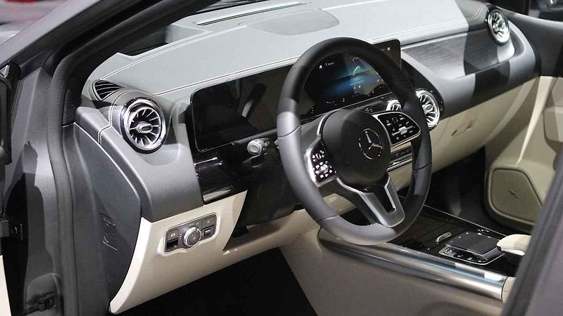 Novináři obléhají nové BMW 3