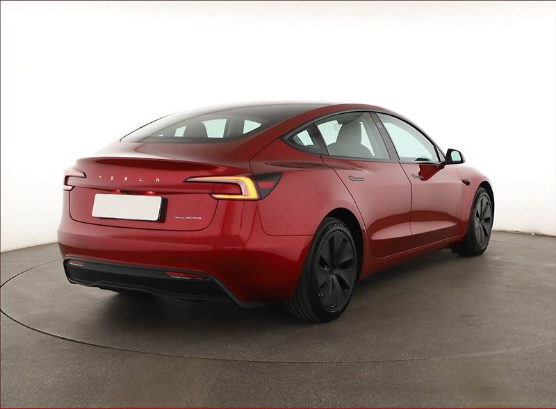 Tesla Model 3 (2023) Long Range 4WD 79kWh, SoH 95% - fotka 5 z 27