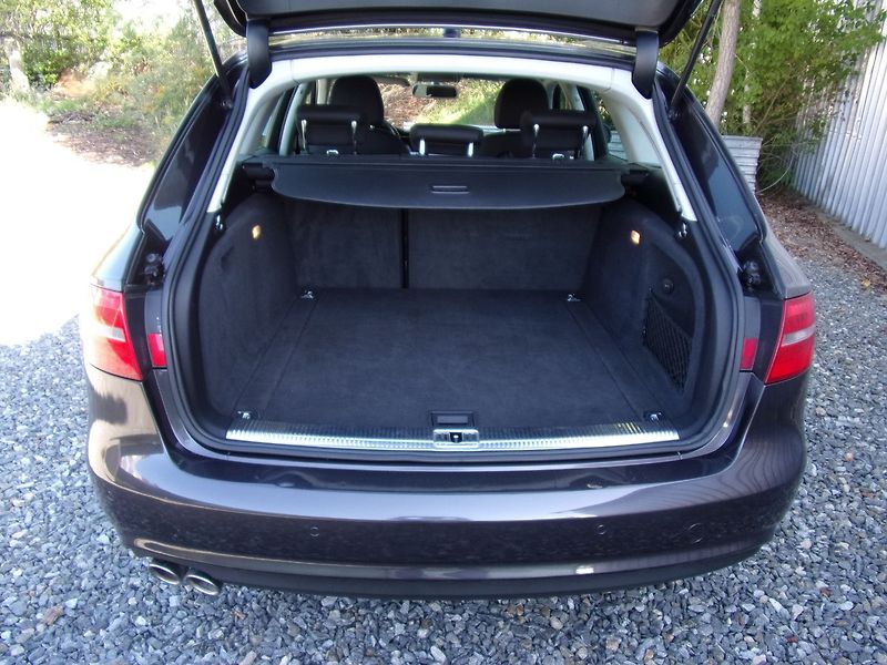 Audi A4 (2014) 2.0 TDi 100kW MANUÁL PĚKNÝ VŮZ - fotka 16 z 21