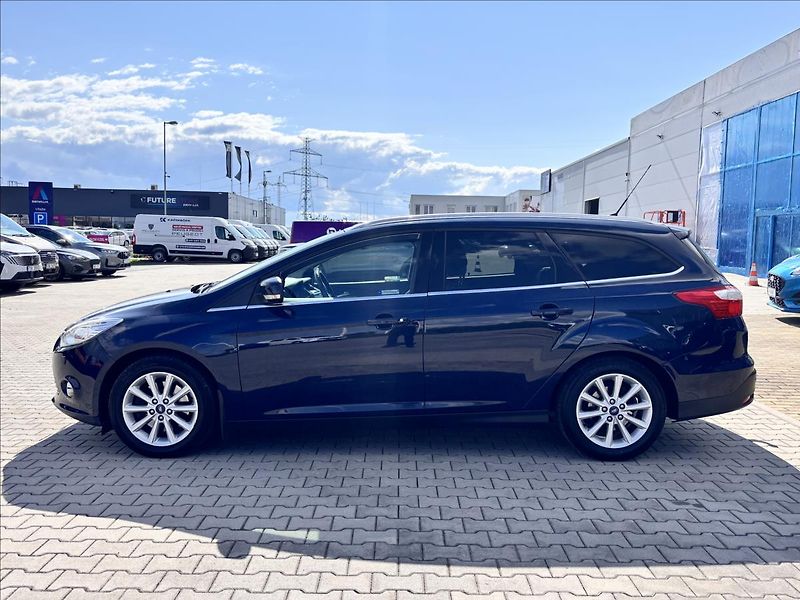 Ford Focus 2,0 TDCi 103kW AUT Titanium - fotka 2 z 27