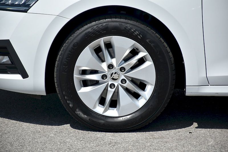Škoda Octavia (2022) Ambition 2.0 TDI 85kW - fotka 30 z 31