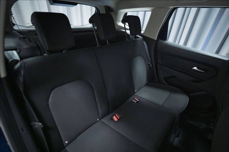 Dacia Duster 1,5 Blue dCi 4WD COMFORT TAŽNÉ - fotka 11 z 34