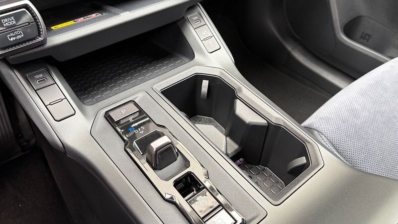 Toyota RAV4 4x4 PHEV  Style - fotka 13 z 19