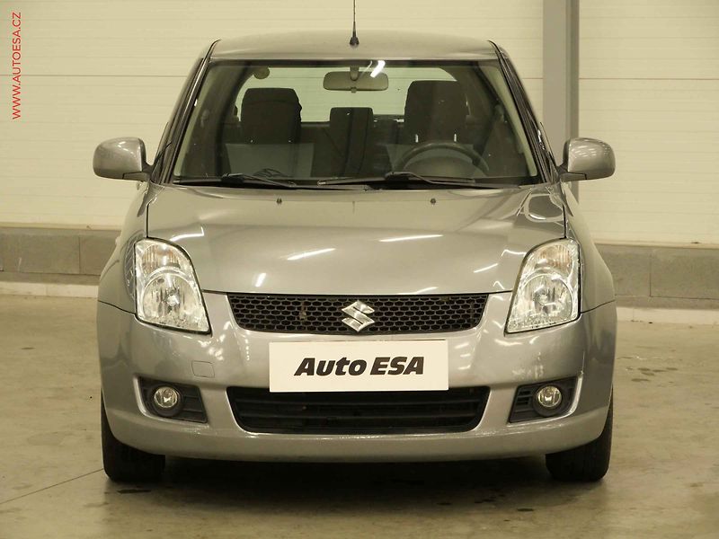Suzuki Swift (2008) 1.3i, AC, STK9/28 - fotka 2 z 19
