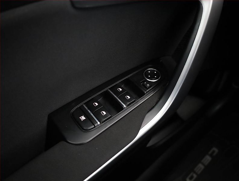 Kia Ceed (2020) 1.4 CVVT, Serv.kniha, Tempomat - fotka 14 z 17