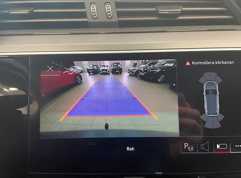 Audi Q8 e-tron 50 Q SoH 94% Kam Matrix HuD - fotka 18 z 20