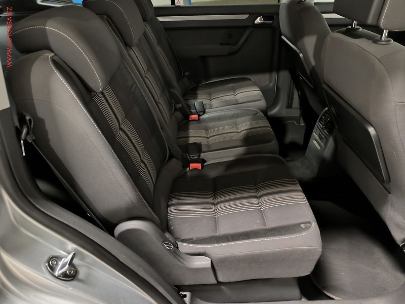 Volkswagen Touran (2012) 1.4 TSi, Match, bixen, navi - fotka 11 z 17