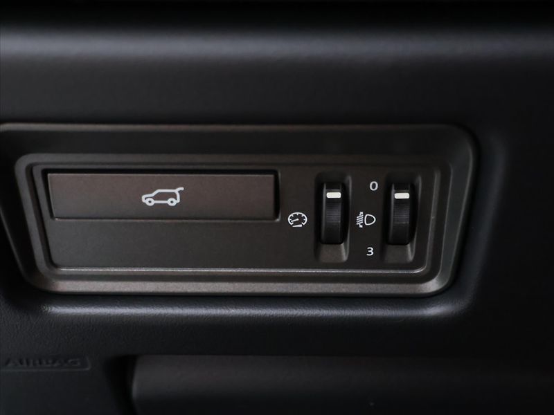 Land Rover Range Rover 2,2 TD4 Prestige CZ 1.maj DPH - fotka 16 z 35