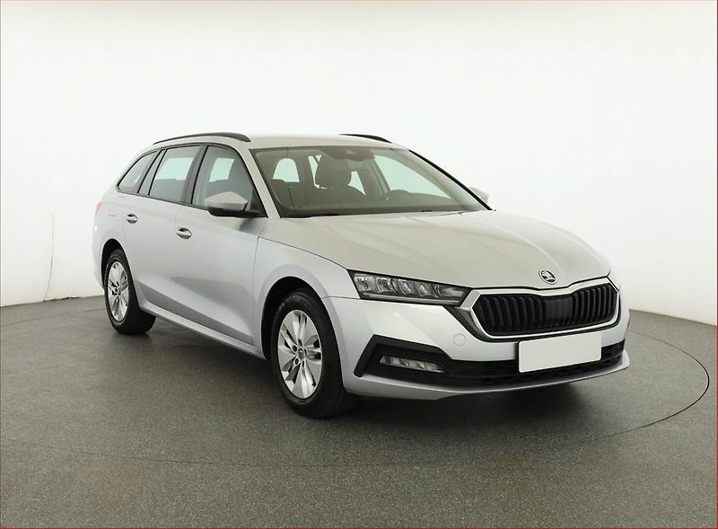 Škoda Octavia (2023) Ambition 2.0 TDI, ČR,1.maj - fotografie inzerátu