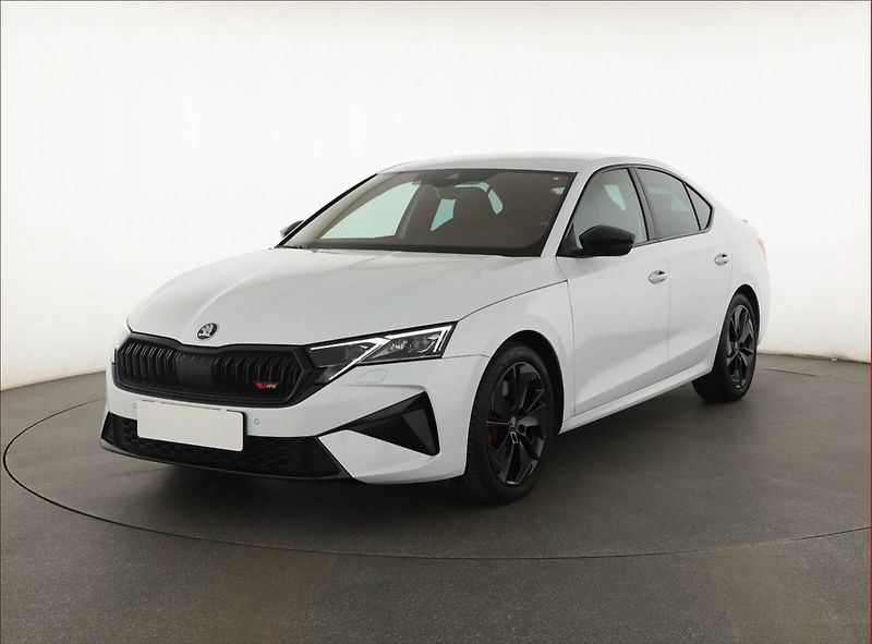 Škoda Octavia (2025) RS 2.0 TSI, RS, KEYLESS - fotka 2 z 19