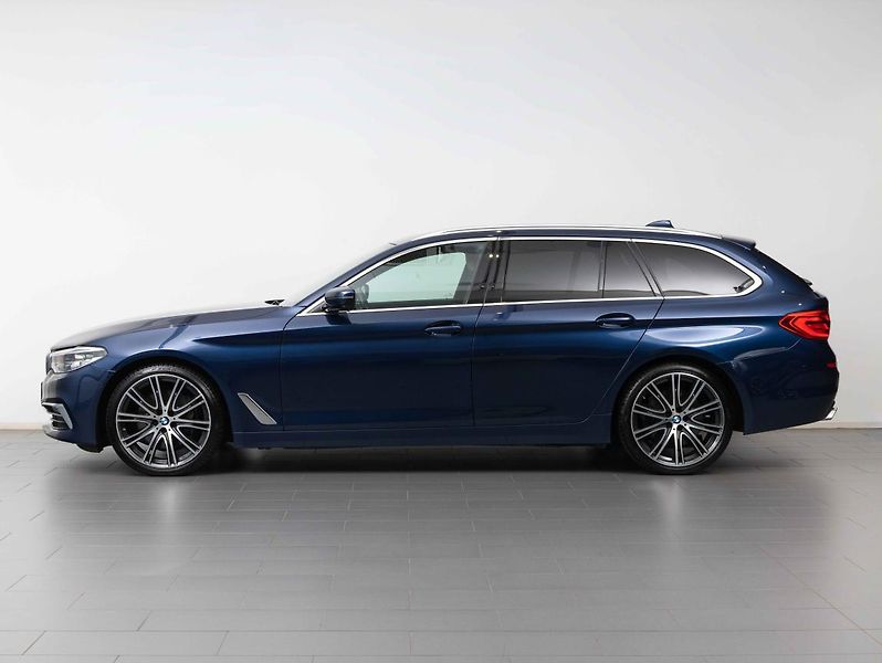 BMW Řada 5 540d xDrive Touring - fotka 3 z 21