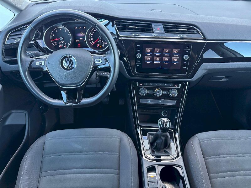 Volkswagen Touran (2022) 1.5 TSI 110kW HighLine 7 míst - fotka 8 z 35