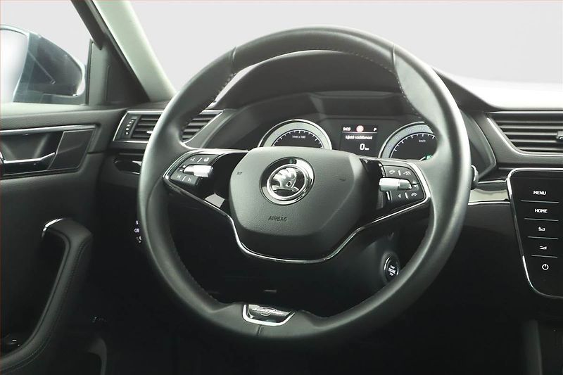 Škoda Superb (2020) Laurin&Klement 2.0 TDI - fotka 15 z 18