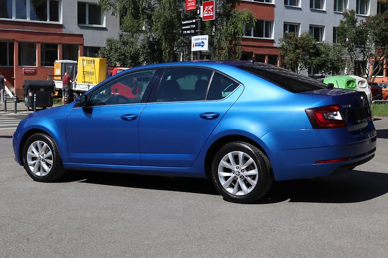 Škoda Octavia 2.0TDI DSG 110kW ČR DPH - fotka 14 z 50